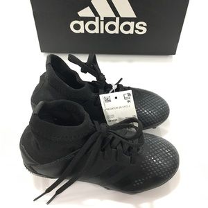 NWT & Box - adidas predator triple black soccer boots/cleats